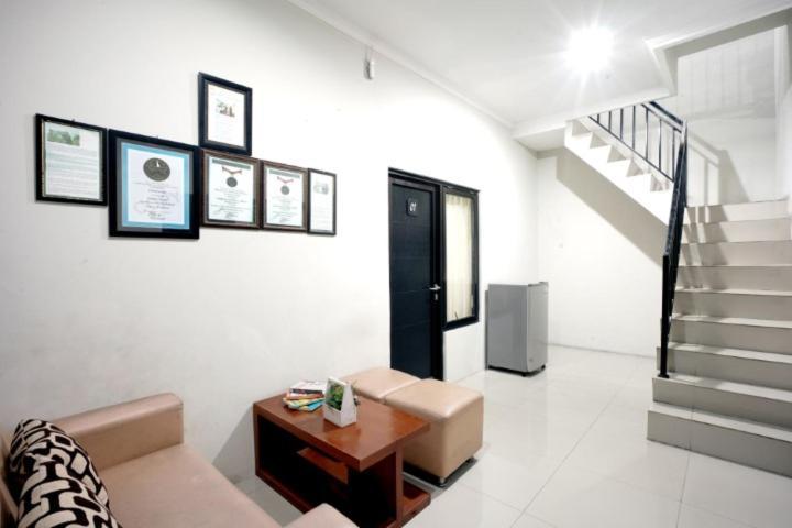 Auberge de jeunesse Dparagon Pamela 3 à Yogyakarta Extérieur photo